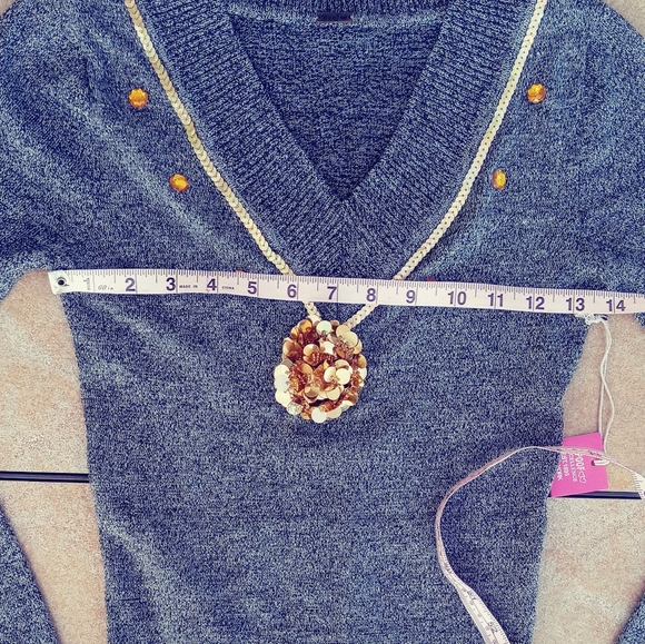 Poof NWT Christmas Sweater sz Sm Gray Gold Sequins - Picture 8 of 13